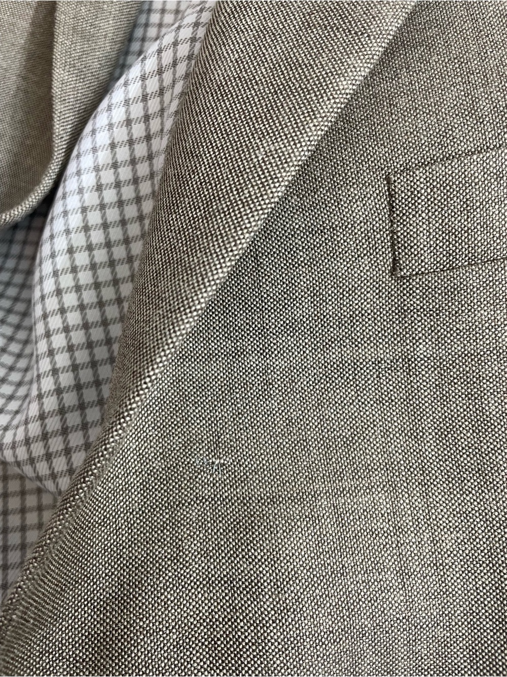 Ralph Lauren Men's Two-Button Sport Blazer made expressly for Dillard's Size 48R - Picture 15 of 16